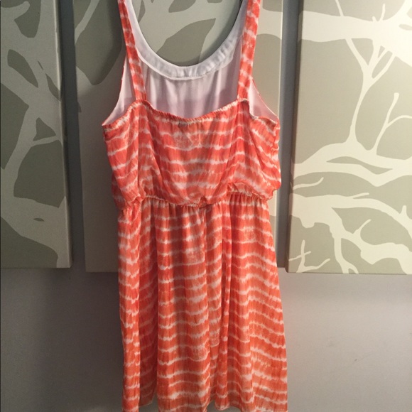 Summer dress - Picture 2 of 3